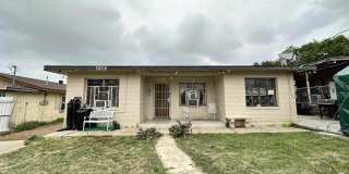 3212 Pecan St Gallery 1