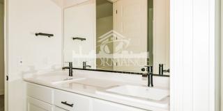 Stunning 4 Bed/3 Bath SW Bakersfield Home w/ Paid Solar and $0 Deposit Option Gallery 16