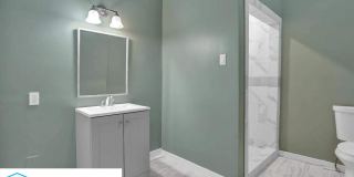 533 Leath Street Gallery 18