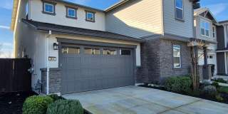 Gorgeous 4 Bedroom 3.5 bath with loft Gallery 4