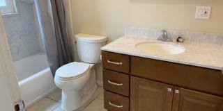 Epic REA-Great 1 BR/1 BA Unit in a S/S Duplex Gallery 25
