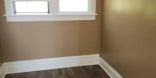 Large 4 Bedroom House Gallery 1