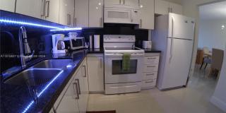 18151 NE 31st Ct Gallery 21