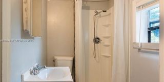 327 SW 20th St Gallery 5