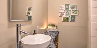 Beautifully Remodeled Home in Fantastic Westside Village/Palms location Gallery 16