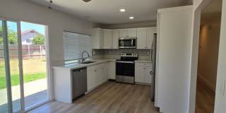 Welcome to your future home! Beautiful 3-bedroom, 2-bathroom house - Don't Miss out Gallery 9