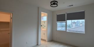 Smart, Modern 4-Bedroom Townhome Near Disneyland & Major Freeways Gallery 14