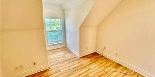 Prime Location 4 Bedroom 3 1/2 bath 2 garages! Gallery 23