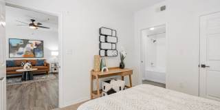 9th St Apartment Gallery 15