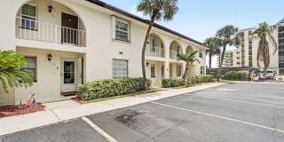 1047 Small Court Gallery 25