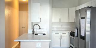 Palm Court 2 bedroom and 2 bathroom ground floor unit with 2 parking Gallery 5