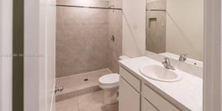 137 NE 3rd Ct Gallery 10