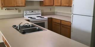 (SAM 4) 2793 S Cloverleaf Loop - 3 bdrm / 1.5 Bath Duplex Gallery 4