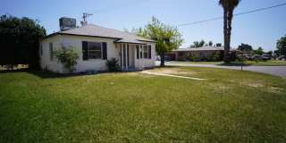 2 Bed / 1 Bath Home with Solar – Convenient Bakersfield Location Gallery 1