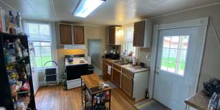 3 Bedroom 1 Bath House - Close to Downtown Iowa City Gallery 12