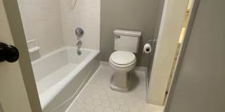 Spacious 4 Bedroom near Guilford College Gallery 19