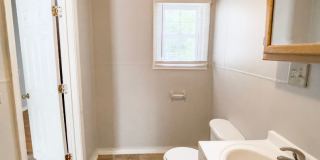 *AVAILABLE NOW!* Cozy Three Bedroom Home! Gallery 21