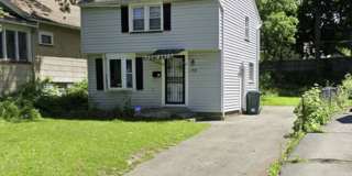 Cute 2/3 Bedroom Single Family House Available Now Gallery 1