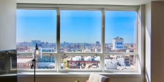 886 West Adams Street Gallery 33