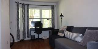 Hyde Park Country Condo - Furnished - 1BD/1BA - Covered Parking -Close to Everything Gallery 1