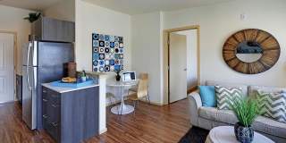 Glendale Apartments - Student Housing Gallery 11