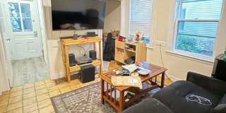 Charming 6 Bedroom House Gallery 4