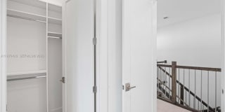 5718 Ashwood Cir W Gallery 98