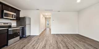 Spacious 3-Bedroom Home with Hardwood Floors & Modern Finishes in Seguin Gallery 6
