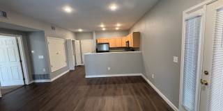 Updated 2 Bed, 2 Bath Main Floor Condo with Garage Updated 2 Bed, 2 Bath Main Floor Condo with Garage Gallery 3
