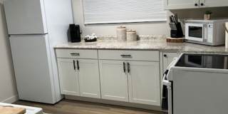 Charming 1-Bedroom, 1-Bath House Fully Furnished- All Utilites Included Gallery 1