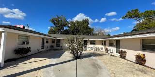 2 Bedroom, 1 Baths Apartment For Rent at 1031 Royal Palm Avenue #2, Orlando, FL 32809 Gallery 1