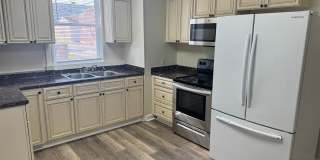 3 bedroom, 1 bath, 2 story half double house Gallery 1