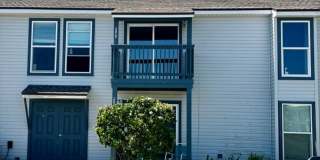 2 Blocks to the Beach! Gallery 1