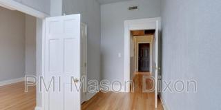 632 S Broadway Gallery 12