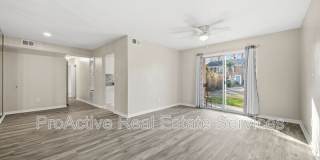 1006 Barclay Square Gallery 7