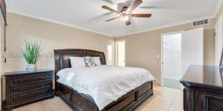 9811 N Hollybrook Lake Dr Gallery 15