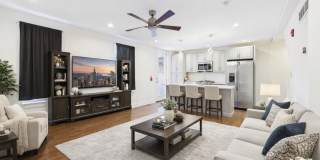 Beautiful modern bright 2 bed 1 bath with private patio Gallery 1