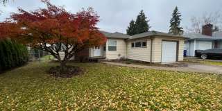 Charming 2 Bed 1 Ba House in Gladstone - Garage, Washer and Dryer, Landscaping Including! Gallery 3