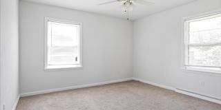3BR/1.5BA Brick Ranch with Fireplace | Extra Storage | Hampton Near Shipyard & I-64 Gallery 21