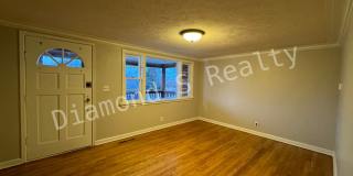 Gorgeous 2 Bedroom Home Available Early July - Great Location! Gallery 4