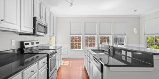 Modern & Spacious 2BR Townhouse in Myrtle Beach Gallery 18