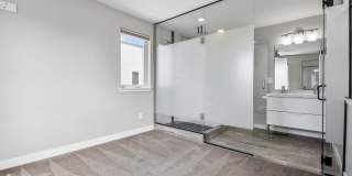 Modern Sunnyside Townhome with Rooftop Deck & Skyline Views Gallery 12