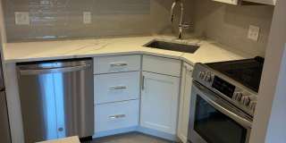 Nicely renovated condo in Burlington in a prime location! Gallery 1