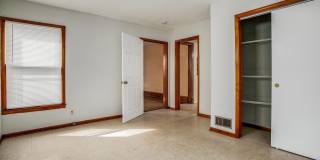 **For Lease: 908 E 31st St – Spacious 5‑Bedroom Historic Home in Central Kansas City** Gallery 19