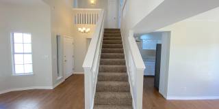 Beautiful North Hills Refrig A/C Home with Pool! Gallery 7