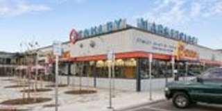 Central Park HOUSE for rent! 2 BLOCKS TO STANLEY MARKETPLACE Gallery 5
