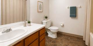 Creekside Square Apartments Gallery 16