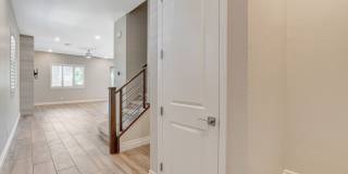 Beautiful upgraded 5-Bedroom Home In Summerlin Gated Community Gallery 1