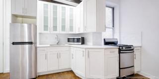 911 Jefferson Avenue Gallery 1