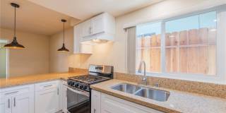 1443 E Gladwick Gallery 5